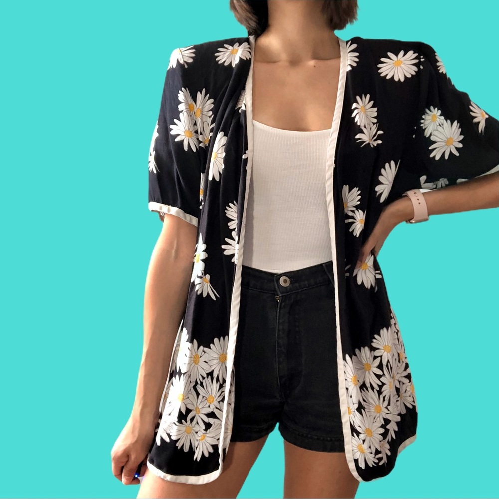 ‼️❗️SOLD❗️‼️80’s open front daisy tunic